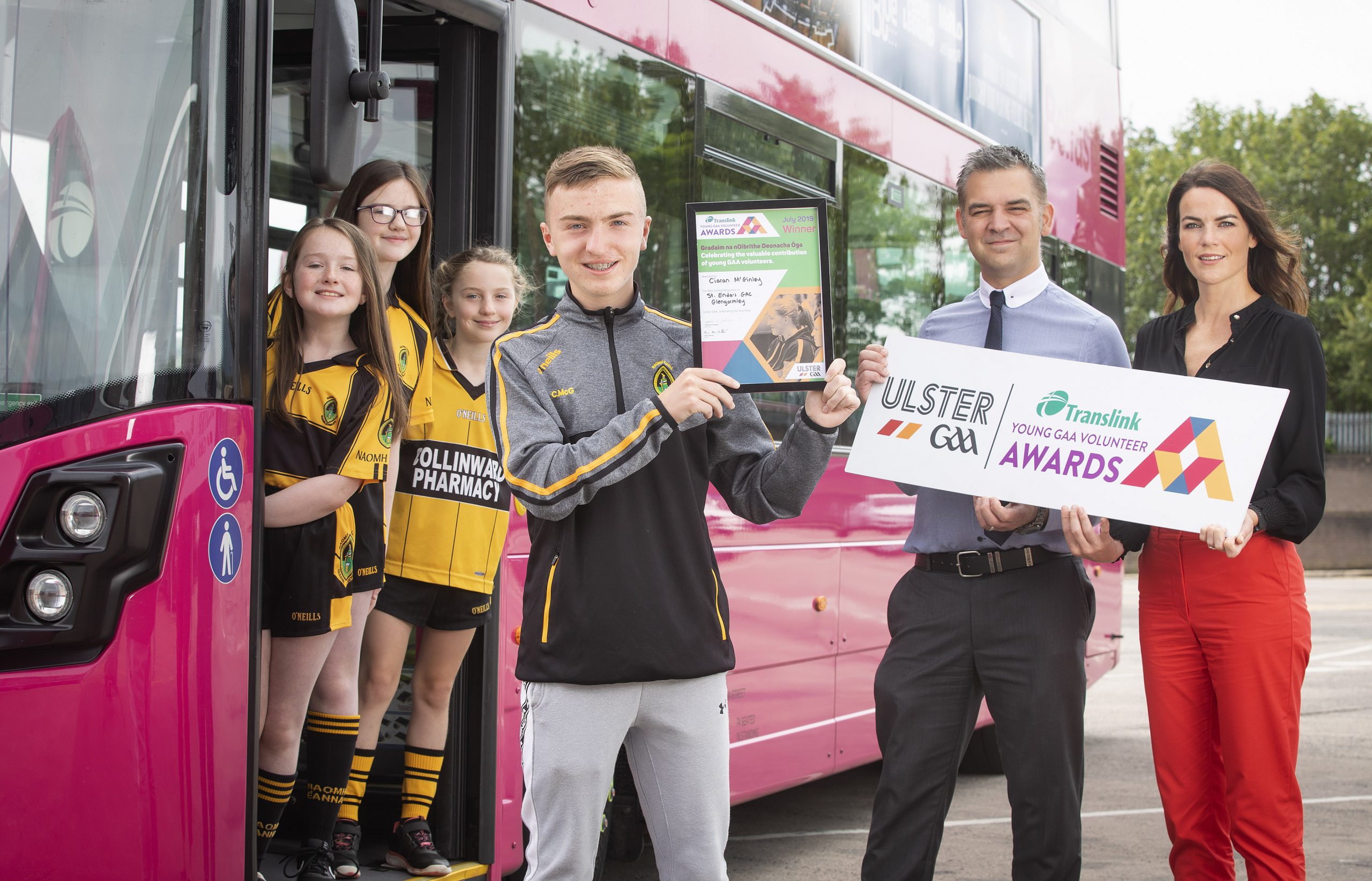 Young St Enda’s Player develops his Coaching Skills and wins Translink Young Volunteer Award